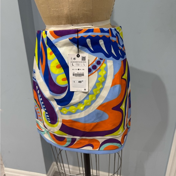Zara Multicolored Printed mini skirt Size L NWT - Picture 2 of 2